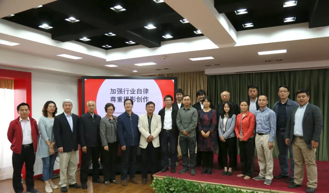 摄影家愤怼版权“黑洞”