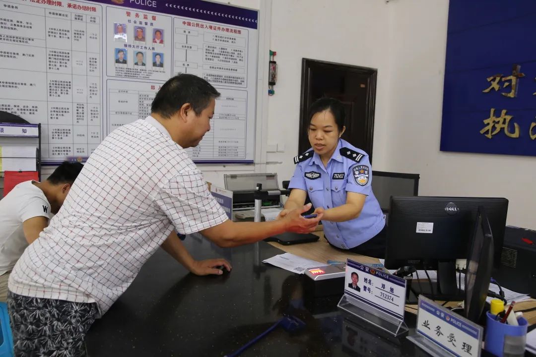 事故无情警察有爱！广西公安的这些画面暖了“寒露”