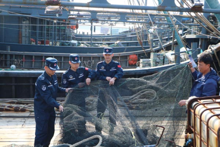 广东海警局开展“学雷锋·献爱心”主题系列活动