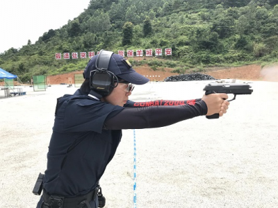 “羊城公安十佳女警”范艳萍：特警神枪手&nbsp;铿锵玫瑰香