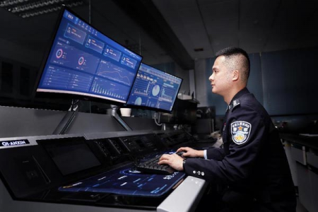 网警黄佳成：以鼠标作剑&nbsp;&nbsp;以键盘为枪