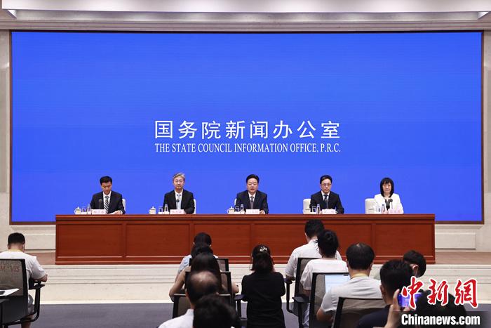 7月18日，中国国务院新闻办公室在北京举行新闻发布会，国家知识产权局副局长胡文辉、战略规划司司长葛树、知识产权保护司司长张志成、知识产权运用促进司司长雷筱云介绍2023年上半年知识产权工作有关情况，并答记者问。 <a target='_blank' href='/'><p align=