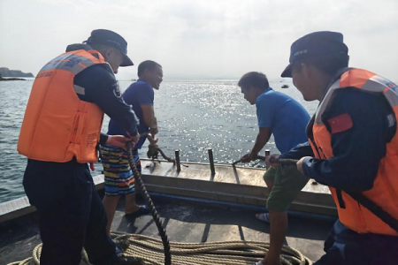 广东海警协助渔船民防台&nbsp;&nbsp;共同筑牢防台“警戒线”