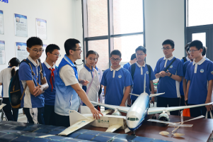 少警探秘航空航天！深圳光明少年警营携手中山大学航空航天学院点亮少年逐梦之旅