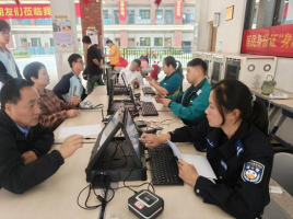 广东大旺公安一站式服务破解换证高峰