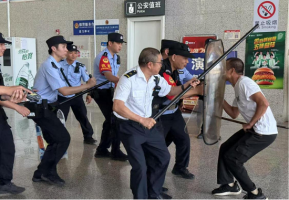 广州铁路公安局惠州公安处普宁站派出所联合多单位开展应急处突演练