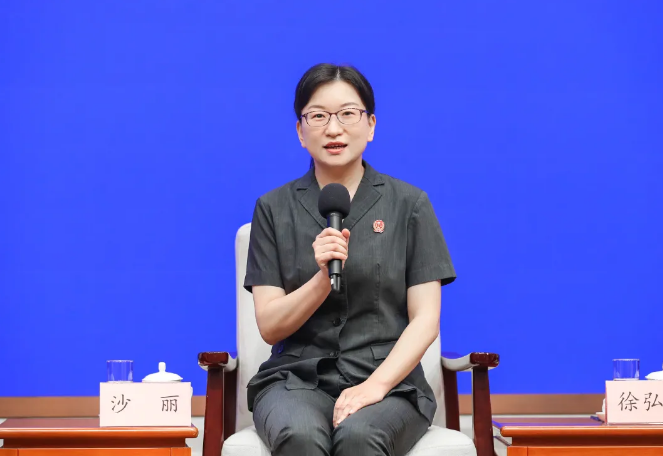钱继红等五位一线法官亮相国新办中外记者见面会